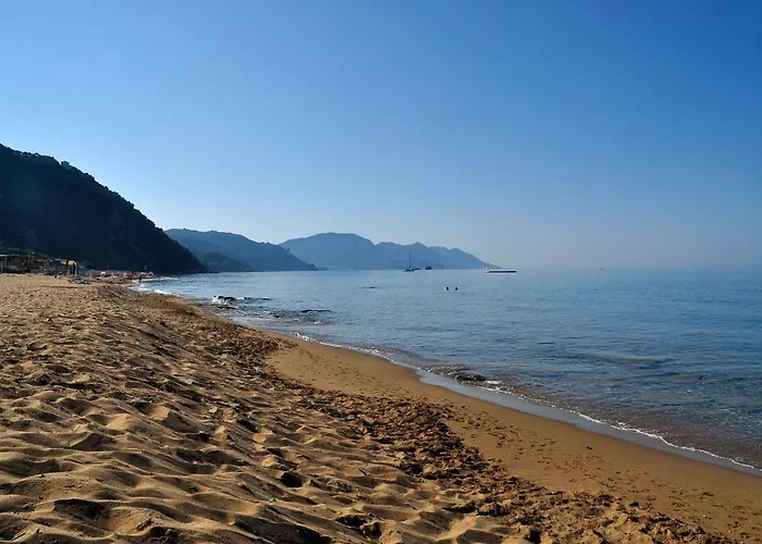 Two-bedroom With Sea View In Glifada