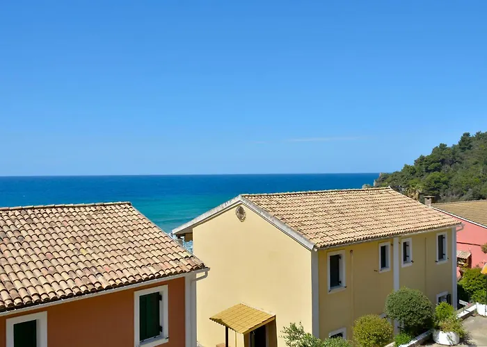 Two-bedroom With Sea View In Glifada