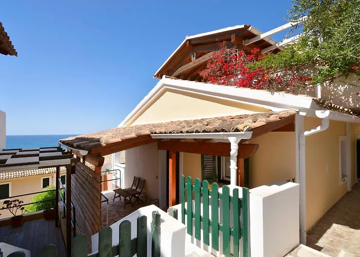 Two-bedroom With Sea View In Glifada