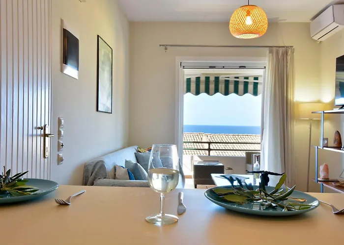 Vakantiehuis Two-bedroom With Sea View In *