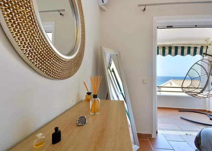 Vakantiehuis Two-bedroom With Sea View In Glyfada (Corfu)