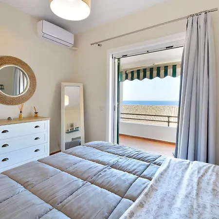 בית נופש Two-bedroom With Sea View In *